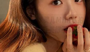 Xiuren秀人网 – 梦灵儿Mini私拍图集：制服照中的她，简直美得不真实！.txt