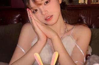 Xiuren秀人网 – 徜徉在汐汐baby的万圣节图包精选中，感受节日氛围与艺术气息的交融.txt
