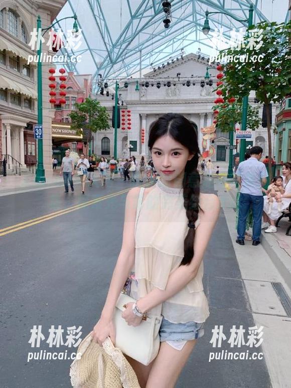 Xiuren秀人网 - 贾诗晗创意油亮写真图集，探索光与影的完美结合.txt