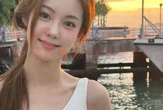 Xiuren秀人网 – 解锁趁热拿铁latte油亮写真作品，带你免费领略绝美摄影之旅！.txt
