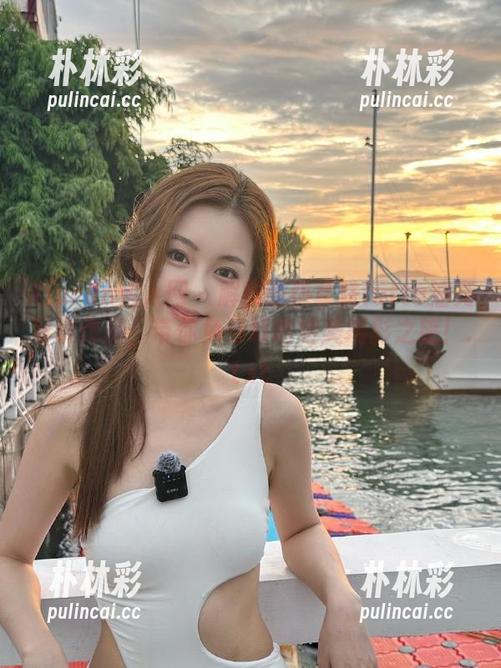 Xiuren秀人网 - 解锁趁热拿铁latte油亮写真作品，带你免费领略绝美摄影之旅！.txt