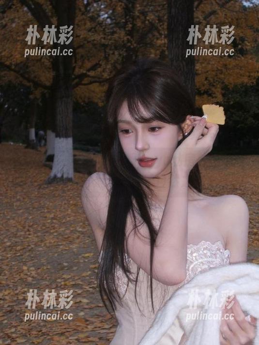 Xiuren秀人网 - 雨瞳Yoyo私房美图系列：在白色背景下的清新自然之美.txt
