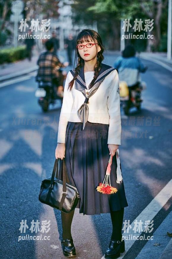 Xiuren秀人网 - 黄婧GIGI呈现最新白丝图册，时尚与艺术的完美邂逅.txt