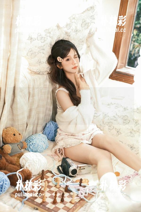 Xiuren秀人网 - 数不尽的美丽瞬间：龙籹cool美足写真图包，锁定她的每一份动人魅力.txt