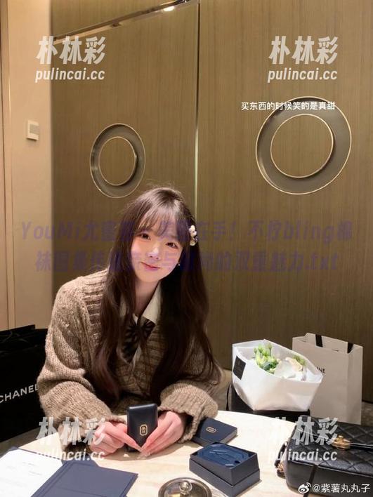 YouMi尤蜜荟 - 美图在手！不柠bling棉袜图集传递亲密与时尚的双重魅力.txt