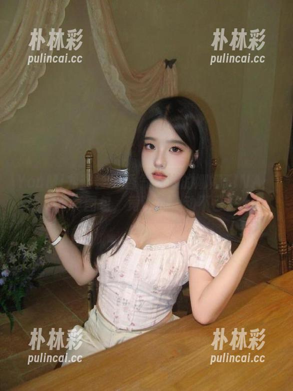 YouMi尤蜜荟 - 香气四溢的娜娜TINA：纯白写真图包，竟让我心动不已！.txt