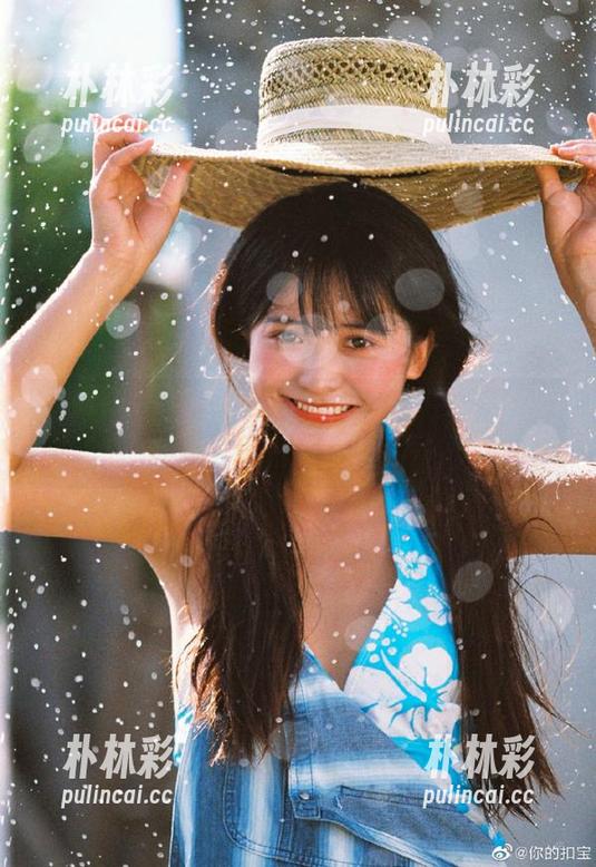 YouMi尤蜜荟 - 思淇Sukiii的夏日写真精选：追寻阳光下的柔和夏景.txt