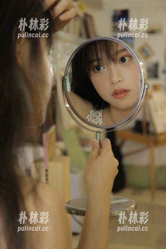 YouWu尤物馆 - 透明之美，小尤奈精选图集：在光影交错间，感受她独特的视角与深邃心灵.txt