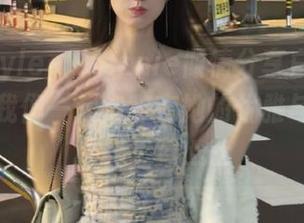 beautyleg – Annie倾情分享白丝写真集，让我们一起陶醉在她的优雅与纯真的世界里！.txt