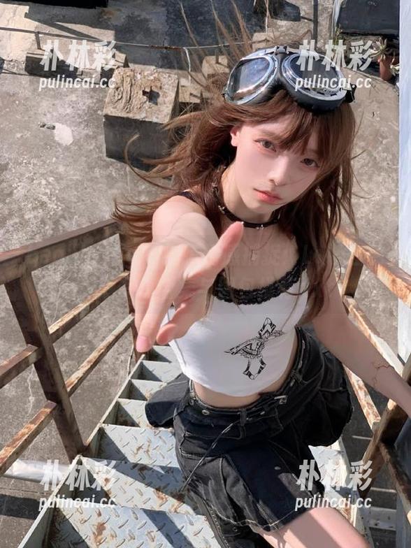 beautyleg-Lola beautyleg - 细腻情感捕捉:Lola白色主题写真合集与图包推荐.txt