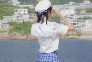 nagesa魔物喵带来最新写真：毛衣的温暖与时尚，完美结合！.txt