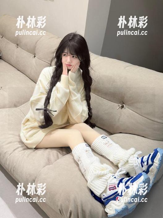 pans - 在roro的职业装作品集中，分享职场中的时尚选择，让每个女强人都自信满满！.txt