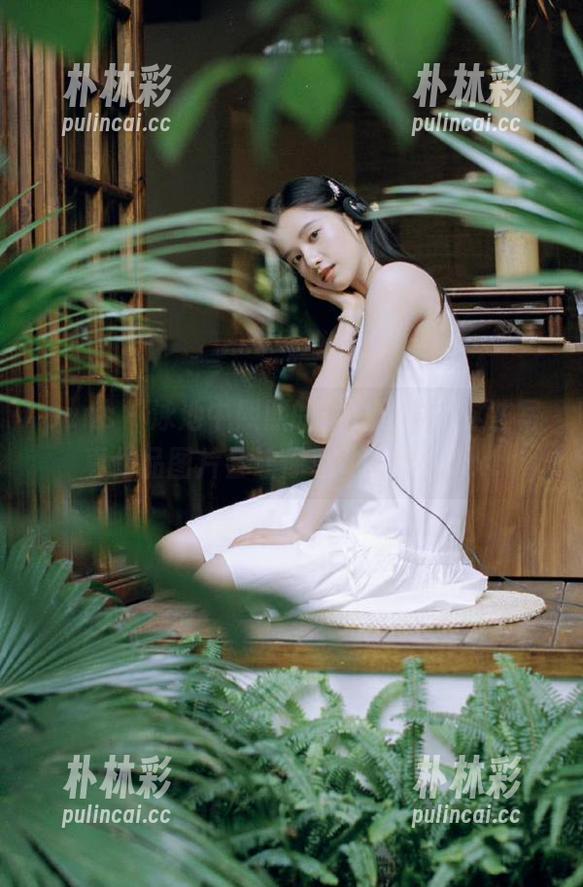 pans - 泳池中熙熙的魅力四射，这些写真作品图片会让你心动不已！.txt