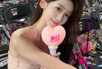 pans – 聆听狐狸的秘密，分享她的精彩图包，探索不一样的美！.txt