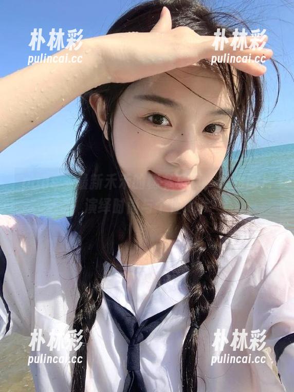 pans - 最新禾禾的秘书写真，优雅图片演绎时尚与个性.txt