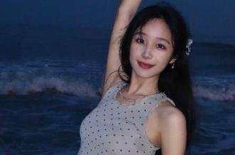 pans – 一起探索饭团的夏日情怀，分享每张充满故事的精致图片.txt