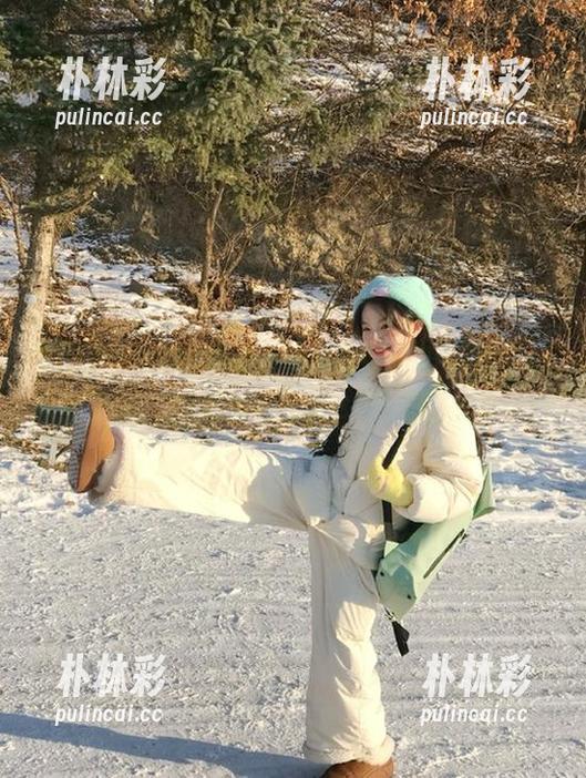 partycat轰趴猫 - K8傲娇萌萌透明写真原图更新，捕捉每一个梦幻瞬间的美丽.txt