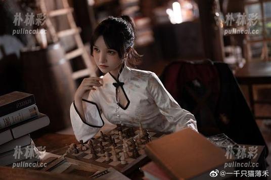 一千只猫薄禾 走进一千只猫薄禾的女仆世界,观看她的写真作品与情感表达.txt