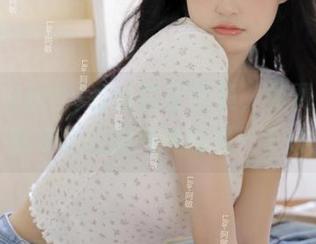丽柜 – Vicky香丝露营图集，免费分享自然与时尚的完美碰撞！.txt