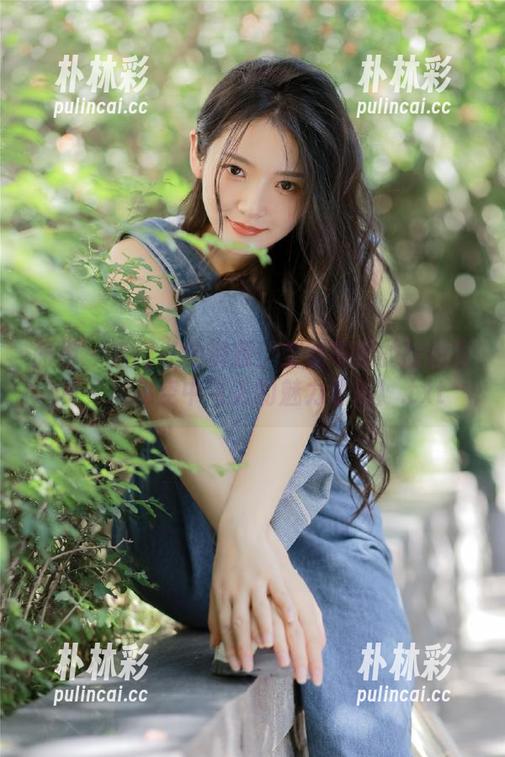 丽柜 - 热门私拍资源！空姐司琪的时尚写真，揭秘空中飞人的魅力生活！.txt