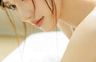丽柜 – 原图与图包合集：图图红裙写真展现无限魅力.txt