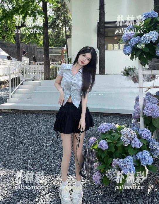 丽柜-小戈 丽柜 - 发现小戈连体衣的绝美写真,免费在线观看让你大饱眼福.txt
