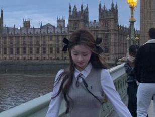 丽柜 – 左左最新写真集大揭秘，豹纹背后的秘密你知道吗？.txt