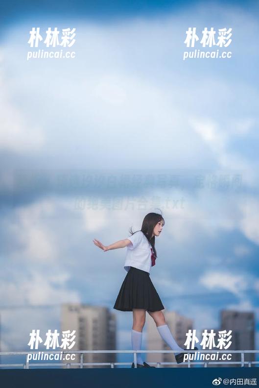 丽柜 - 精选汐汐白裙经典写真，定格瞬间的绝美图片合集.txt