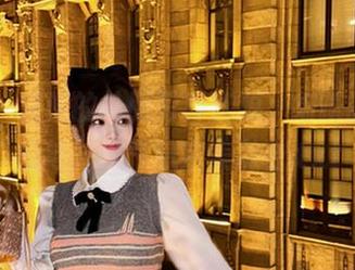 丽柜 – 潼潼的礼服写真资源，细腻的艺术感与时尚气息完美融合.txt