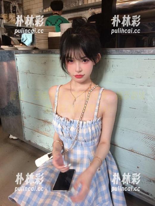 丽柜 - 王炜炜职业装原图分享，揭示职场魅力背后的故事.txt