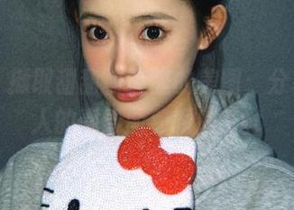 丽柜 – 撷取甜甜校园里的美图，分享最动人的青春图包瞬间.txt