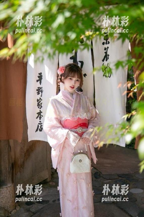 丽柜 - 漫步夏日的韩雪高清照片：与自然亲密接触的美好时光.txt