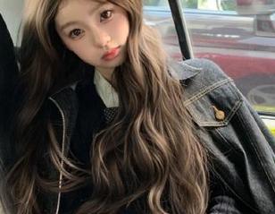 丽柜 – 黄芬吊带写真新图包发布，观看她的绝美风格与气质！.txt
