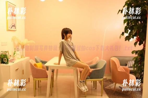 九柒喵 九柒喵制服写真特辑:不可错过的cos下载大礼包!.txt