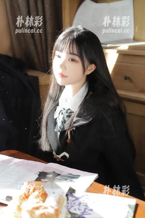 黑色魅力！九柒喵的写真图片，连夜晚的星星都要自愧不如！.txt