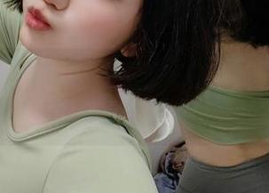 浴缸中的云溪溪：一系列迷人美图合集，尽显如诗的青春.txt