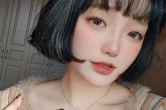 云溪溪奶牛写真合集：在阳光下享受自在与自然的魅力.txt