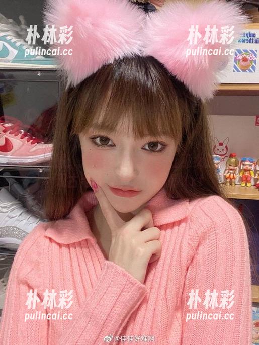 佳佳好难啊 精选原图:佳佳好难啊以神社巫女形象呈现古老魅力与现代风情.txt