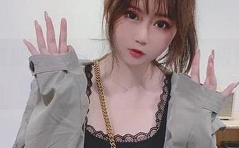 依依超级懒绑带内衣写真合集：浪漫与激情的壁纸尽在其中！.txt