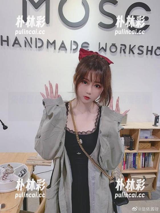 依依超级懒 依依超级懒绑带内衣写真合集:浪漫与激情的壁纸尽在其中!.txt