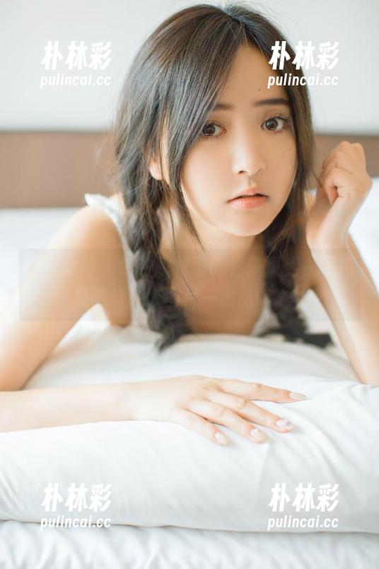 克拉女神 - 纯白映衬下的佳莹风姿，细腻原图与迷人图片一起品味.txt