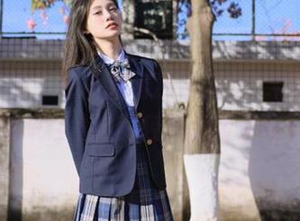 克拉女神 – 感受嘉萌独特魅力，福利图集揭秘脱鞋量脚的轻松生活点滴.txt