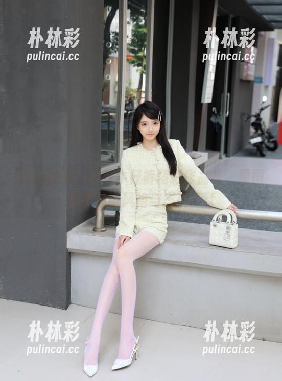 克拉女神 - 慕菲牛仔裤精彩作品集，原图带你领略风格与态度.txt