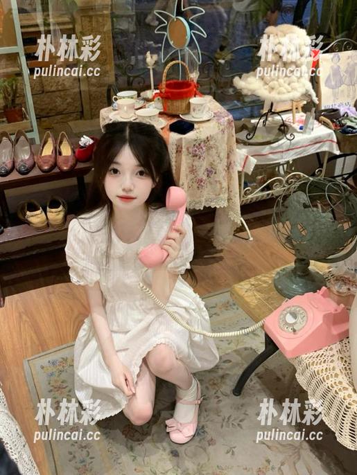 克拉女神 - 细腻之美：芊芊学姐的精选美图让你沉醉其中.txt