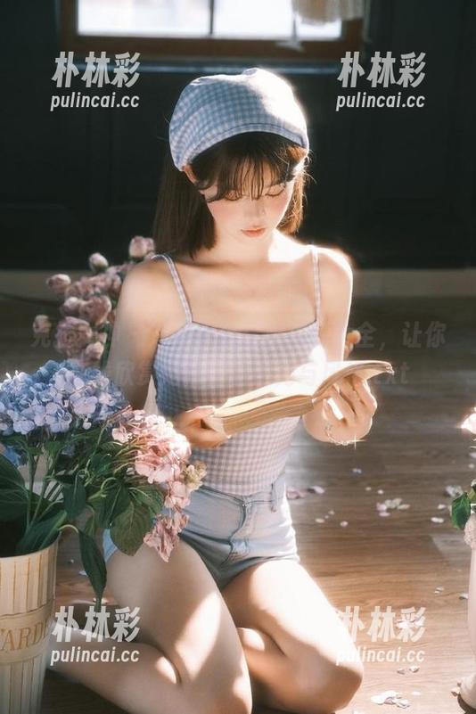 克拉女神 - 芝月天台写真资源大全，让你在线欣赏她独特的魅力与风格.txt