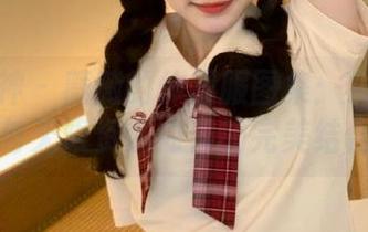 克拉女神 – 薇薇的体操服图集：发现优雅体态与无限资源内容的完美结合.txt