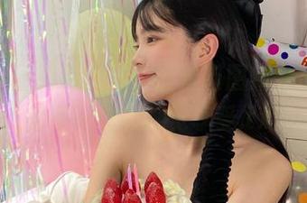 兔玩映画引领时尚：白丝喵图库分享，体验不一样的视觉享受.txt