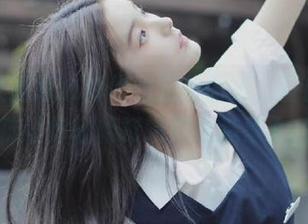 兔玩映画精心制作的定制图集，蓝白条纹袜让你轻松打造潮流造型.txt