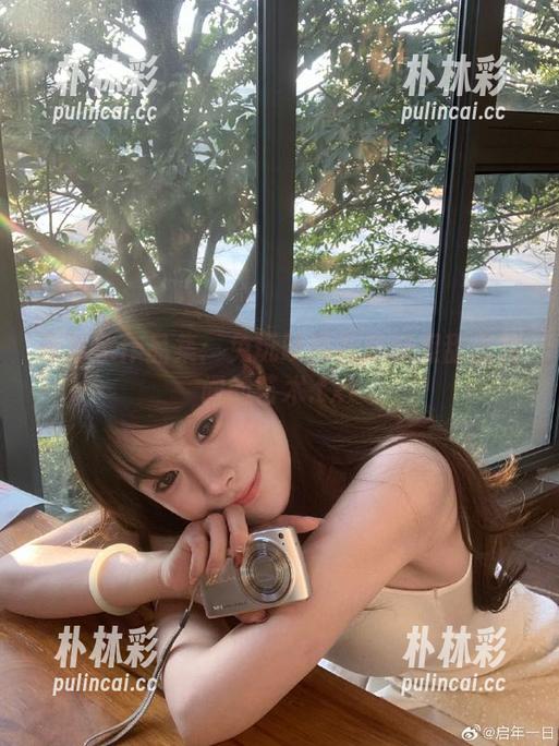 草莓冰作品集：兔玩映画高清捕捉甜蜜瞬间的艺术.txt