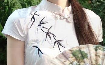 兔玩映画独家发布：格子裙与丝袜的梦幻写真及精美壁纸.txt